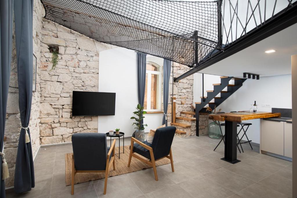 K-apartments
