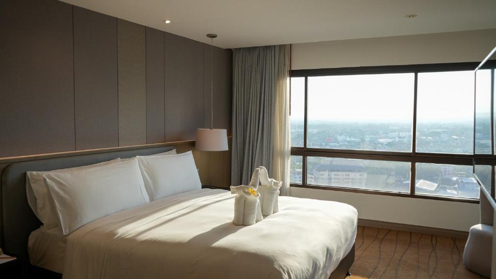 Guest room at Centara Riverside Hotel Chiang Mai
