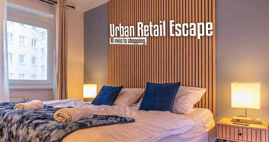 Кровать или кровати в номере Superb Fully Equipped Apartment, 9 min to City Center via Metro