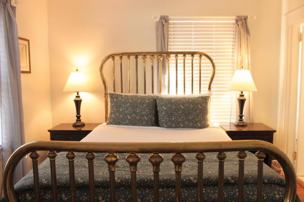 Cedar Crest Inn - Guest Cottage 2