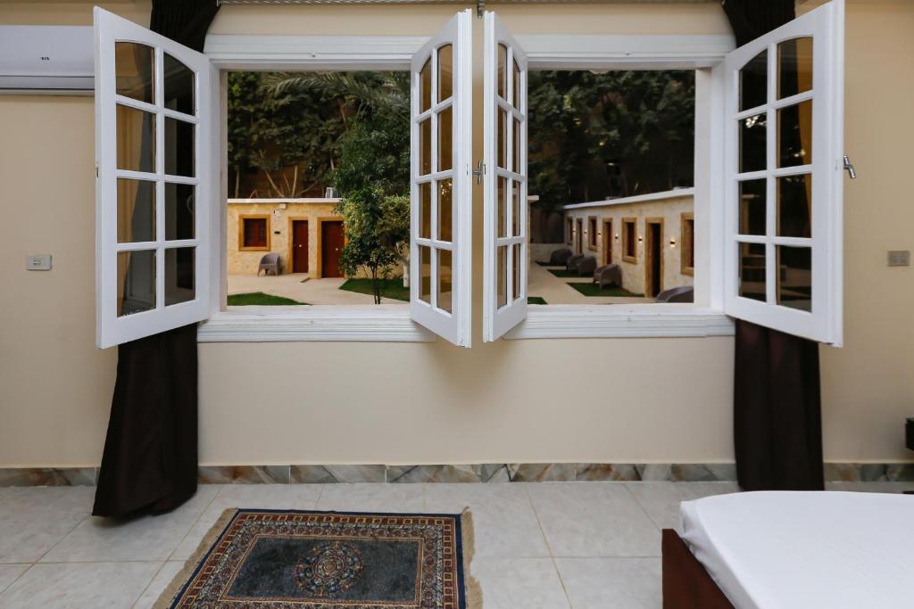 Turquoise Pyramids palace - 18