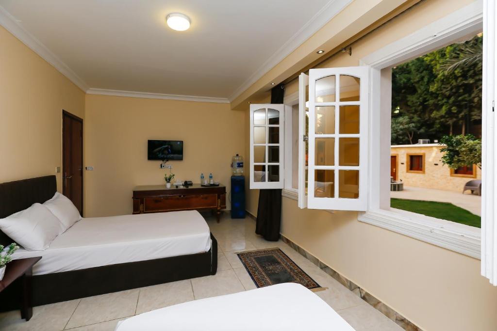 Turquoise Pyramids palace - 17