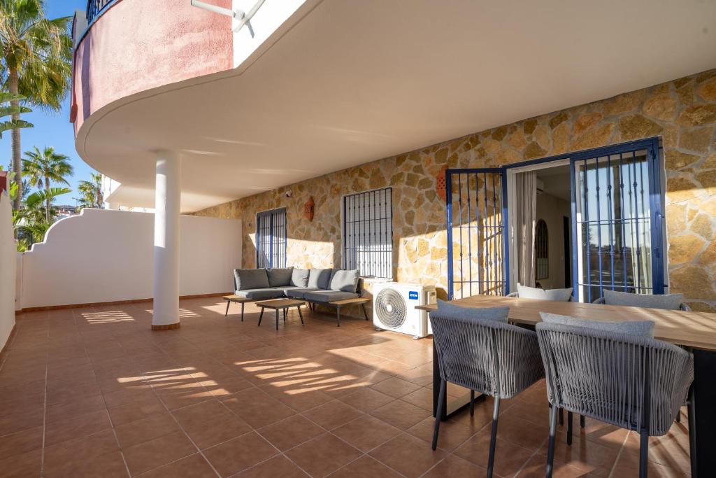 Golf Estate Apartment 3 Pools All Year, Gym, Tennis & Huge Terrace