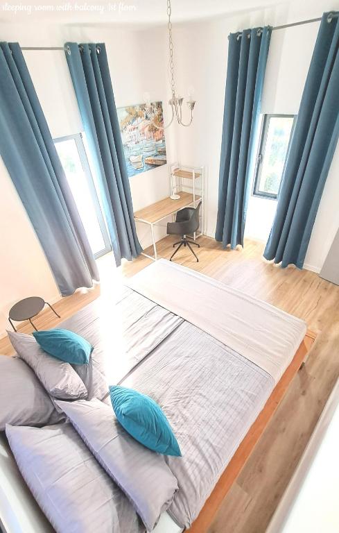 Postel nebo postele na pokoji v ubytování Espirito do Mar - Premium Villa with Jacuzzi