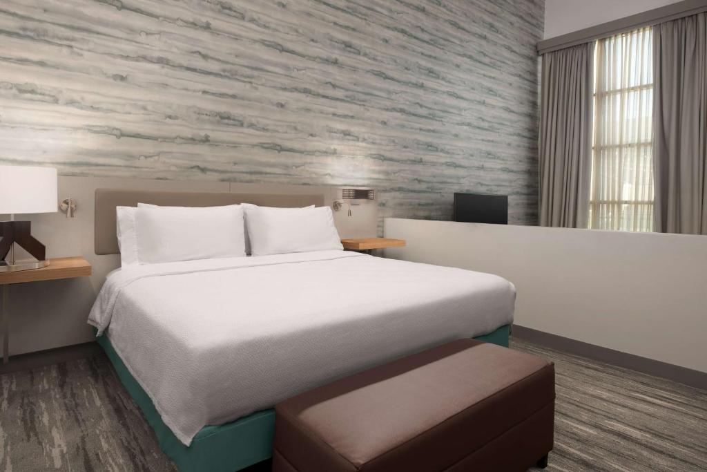 Hilton Garden Inn Los Angeles Marina Del Rey - King Suite