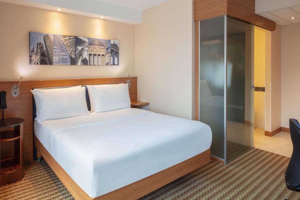 Hampton by Hilton Berlin City West - Resim 29