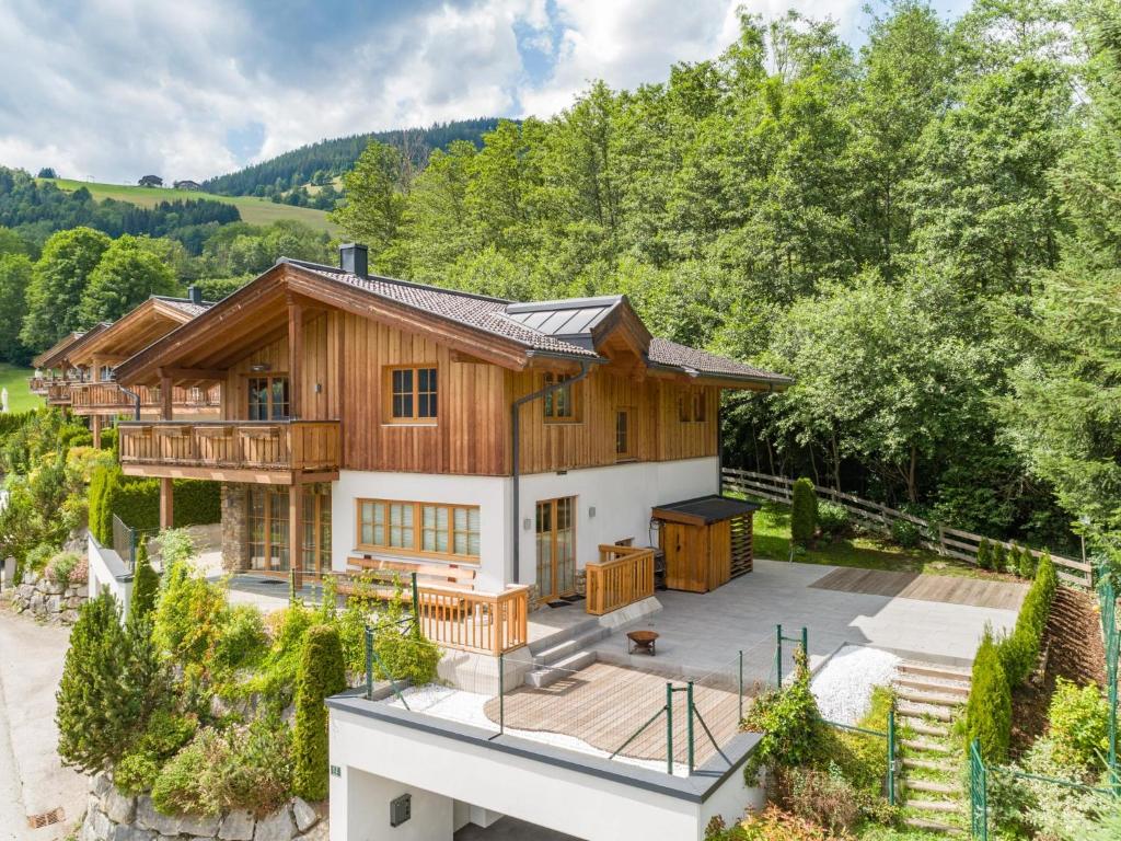 an aerial view of a house with a deck at Chalet Erlebnishaus I in Piesendorf