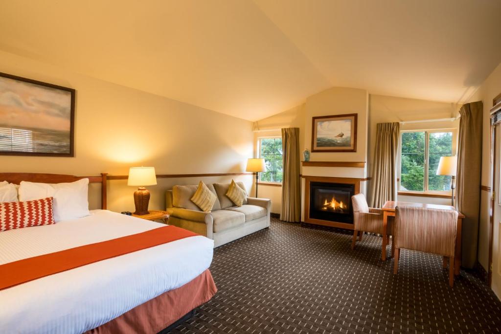 Postel nebo postele na pokoji v ubytování Inn at Cannon Beach