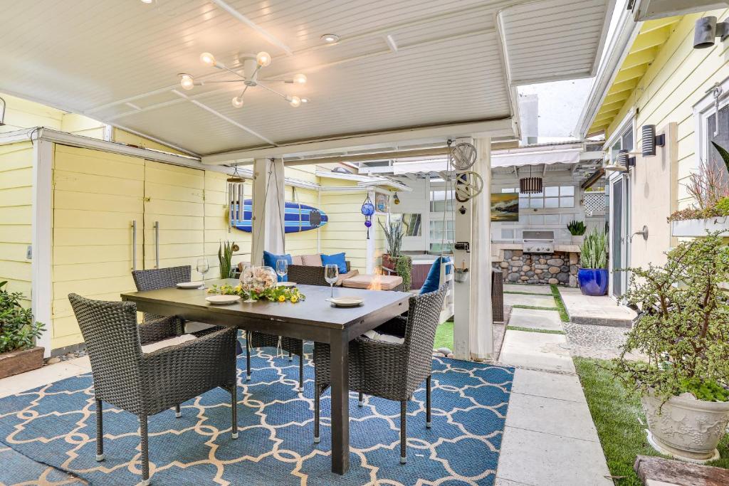 Fotografie z fotogalerie ubytování Carlsbad Bungalow Patio, Hot Tub, Close to Beach! v destinaci Carlsbad