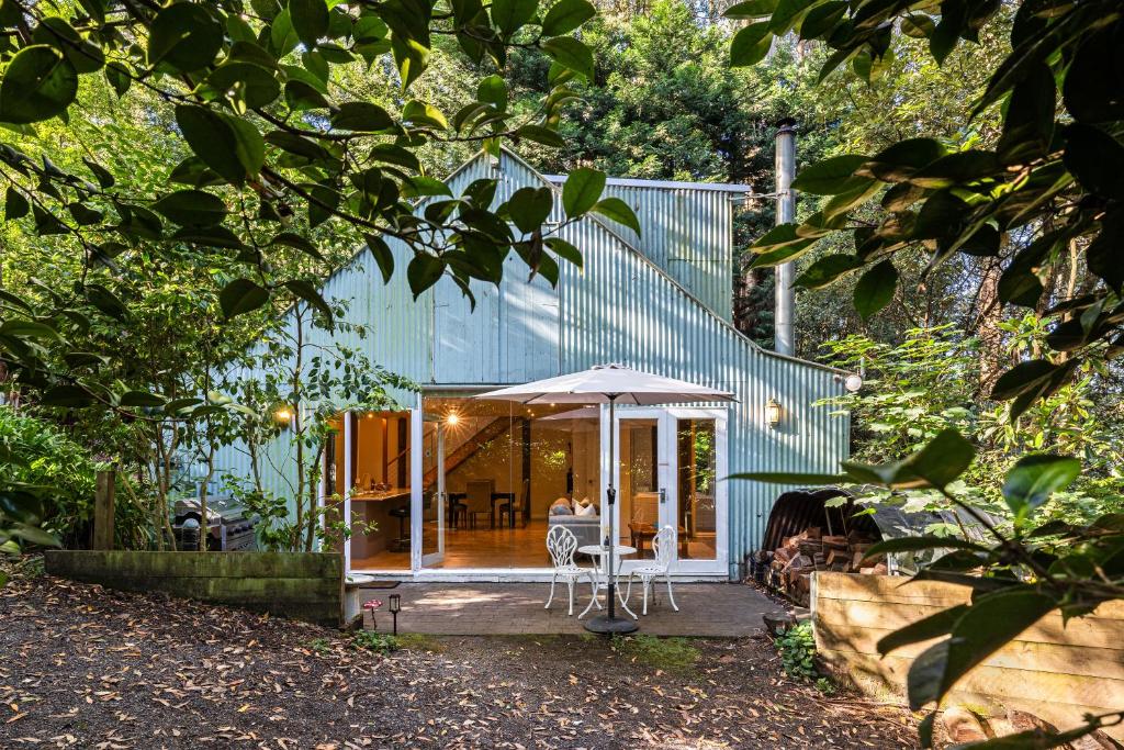 Arnica Views Summit Retreat - Coorabell Luxury Cottage