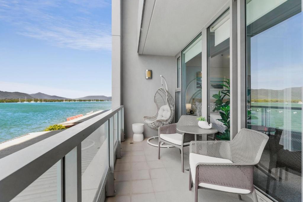 Lux Waterfront prime location Pool Gym & Sauna, Cairns (updated