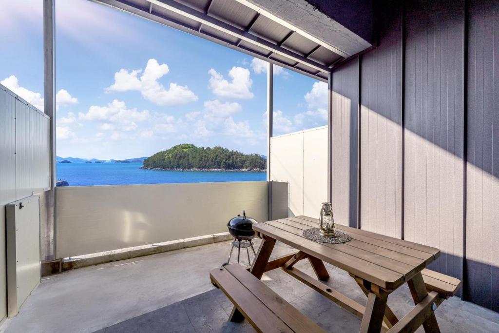Ohlala Pension - Double Room With Sea View