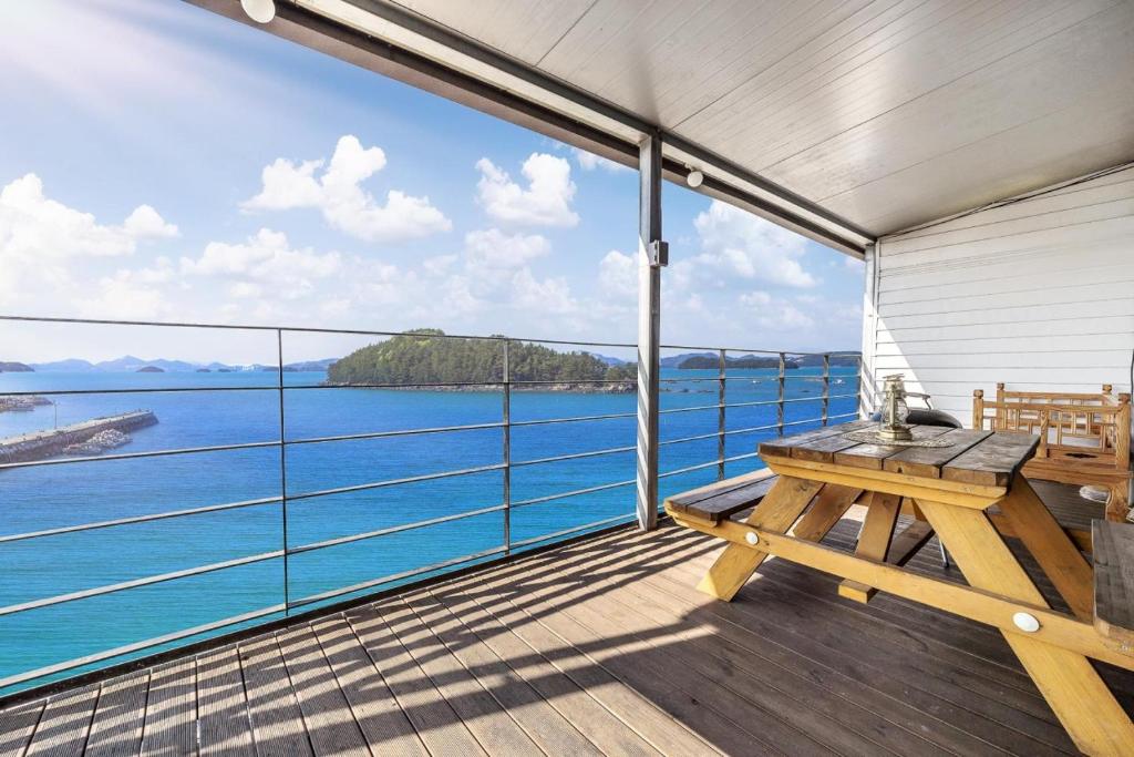 Ohlala Pension - Suite With Sea View