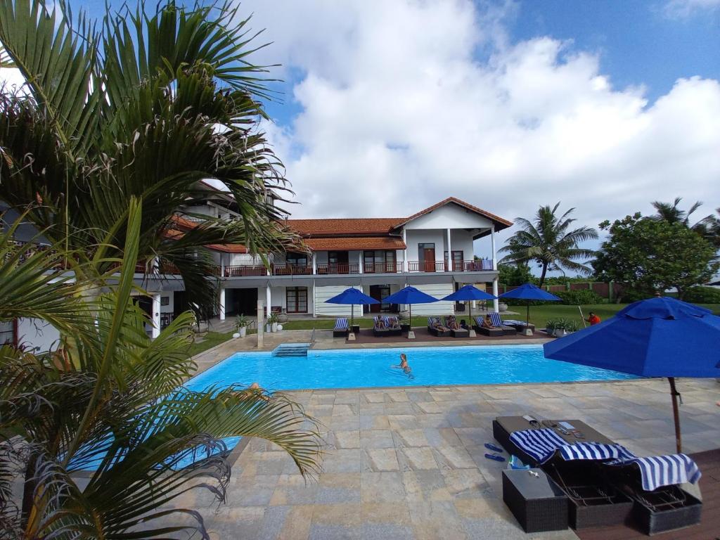 Bazén v ubytování IMAGINE Villa Hotel nebo v jeho okolí