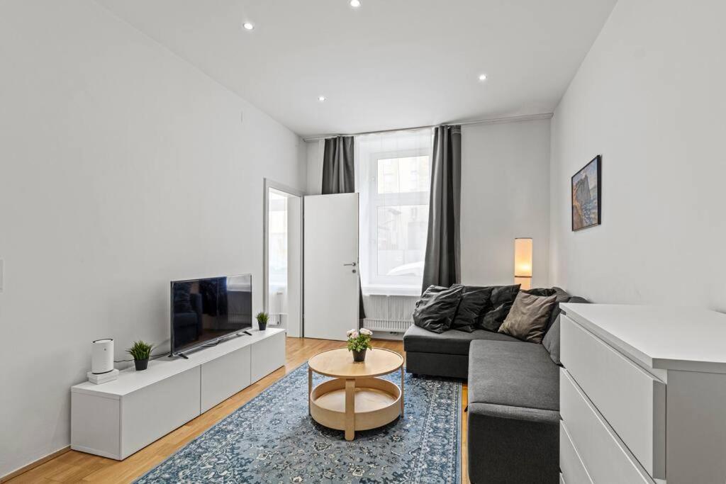 Modern Apartment near City Center 1BR