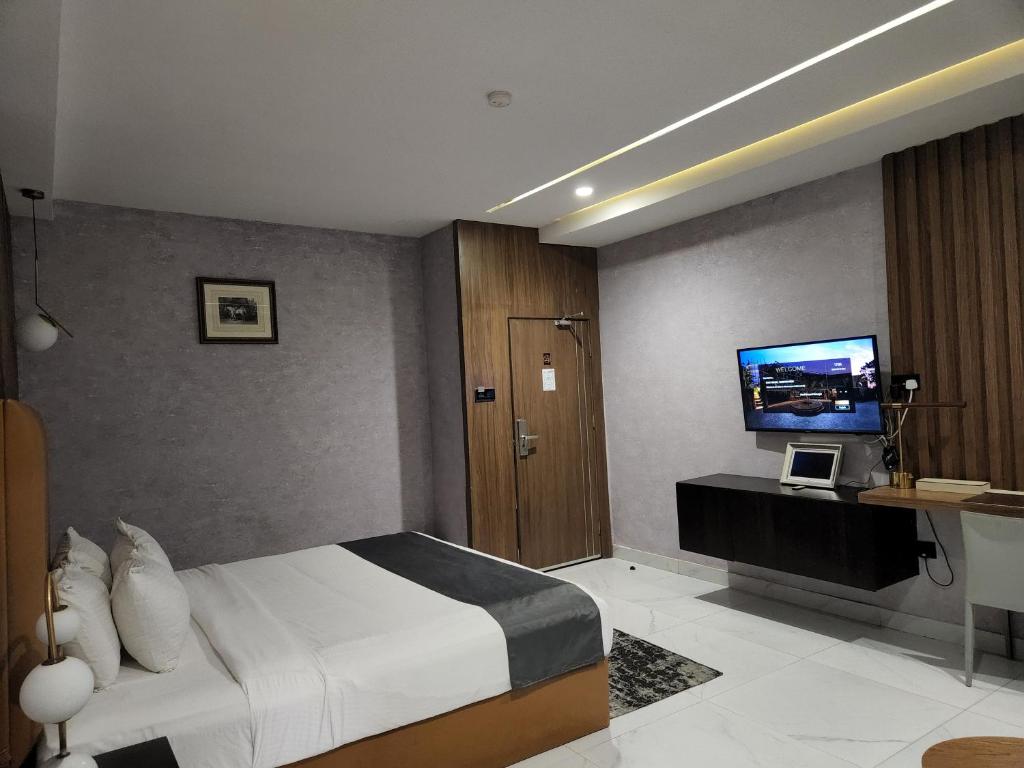 TV a/nebo společenská místnost v ubytování Westine Hotels and Spa Limited