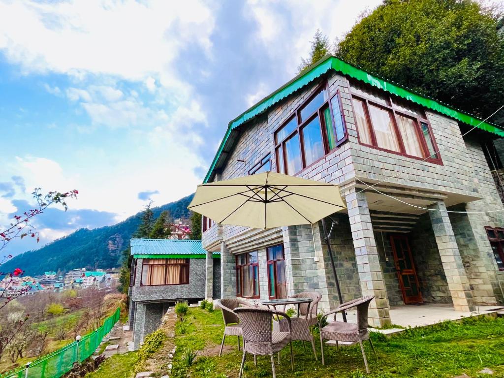 Üldine mäevaade või majutusasutusest Himalayan Crescent 2 bedroom luxury independent Villas Manali pildistatud vaade
