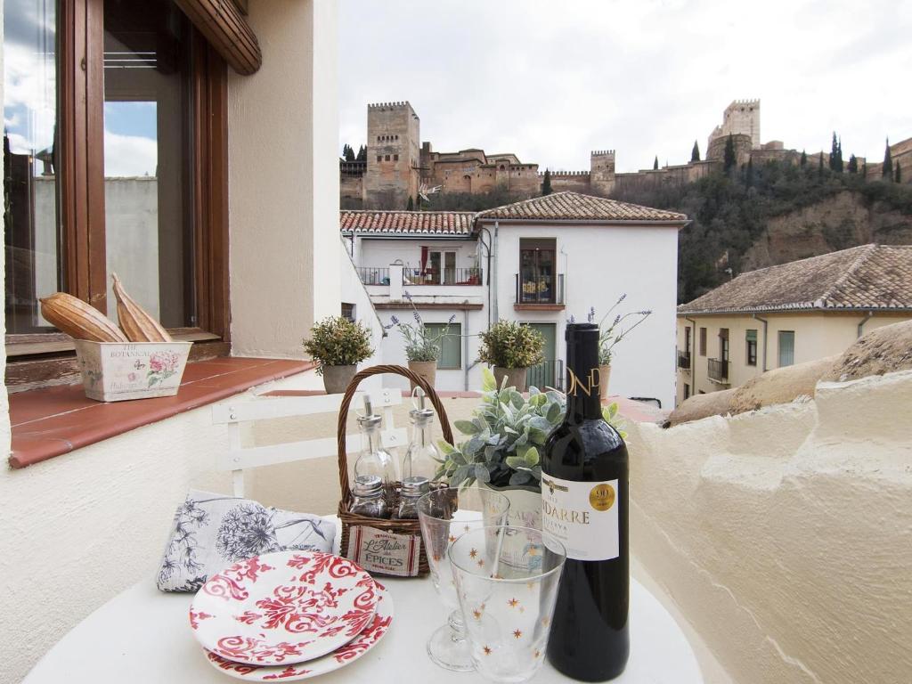 Nápoje v ubytovaní Chezmoihomes Alhambra Penthouse