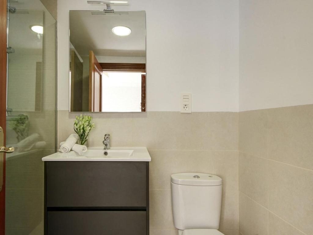 Koupelna v ubytování Chezmoihomes Alhambra Penthouse 2 private terraces