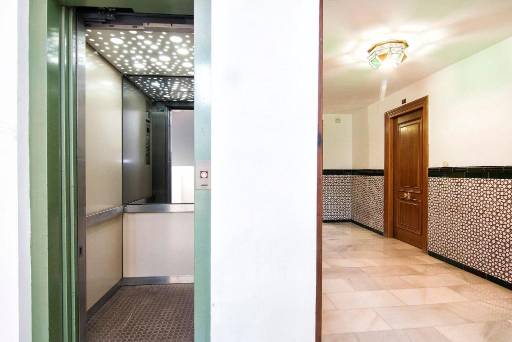 Fotografie z fotogalerie ubytování Chezmoihomes Alhambra Penthouse 2 private terraces v destinaci Granada