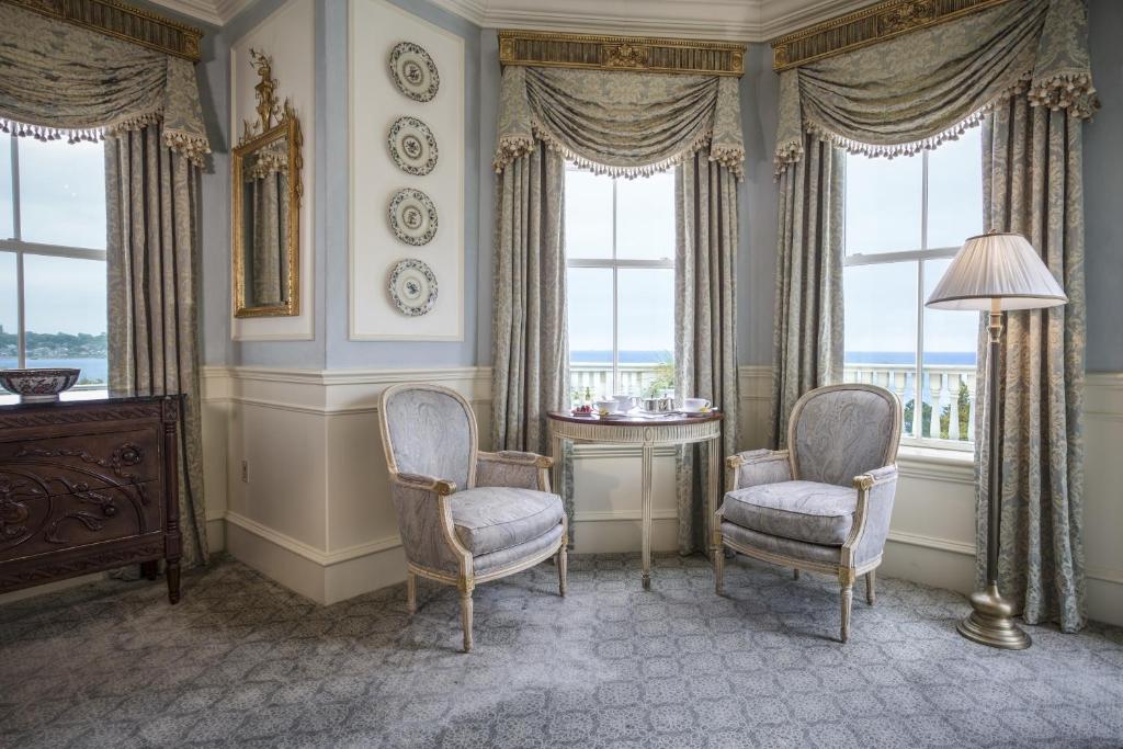 Posezení v ubytování The Chanler at Cliff Walk