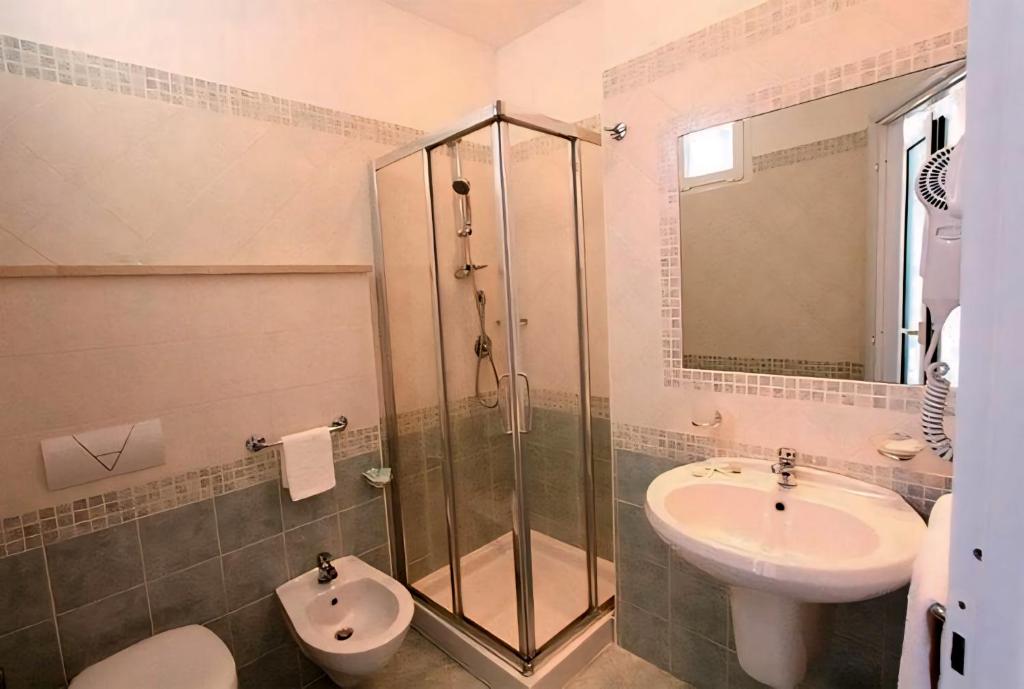 Koupelna v ubytování Hotel Baltic