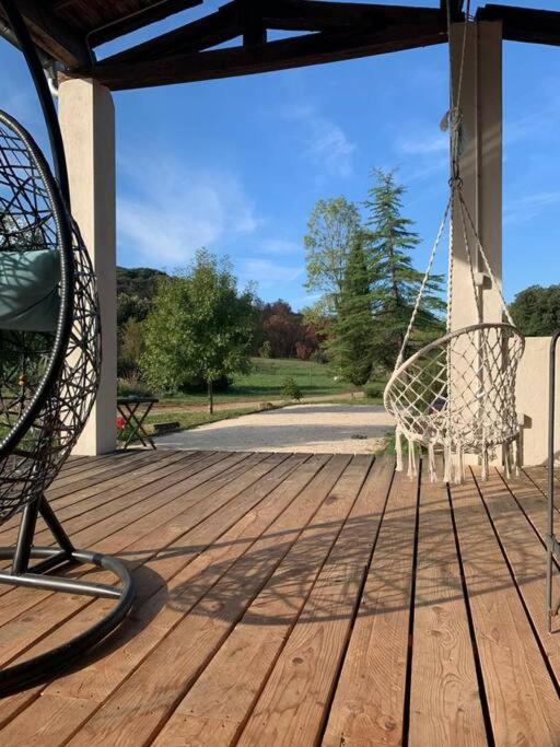 Mas dans la garrigue, piscine, pétanque, ping pong, volley ball