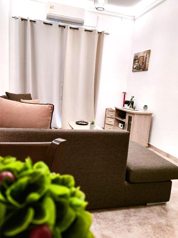 Posezení v ubytování Bellos Corfu Center Apartment