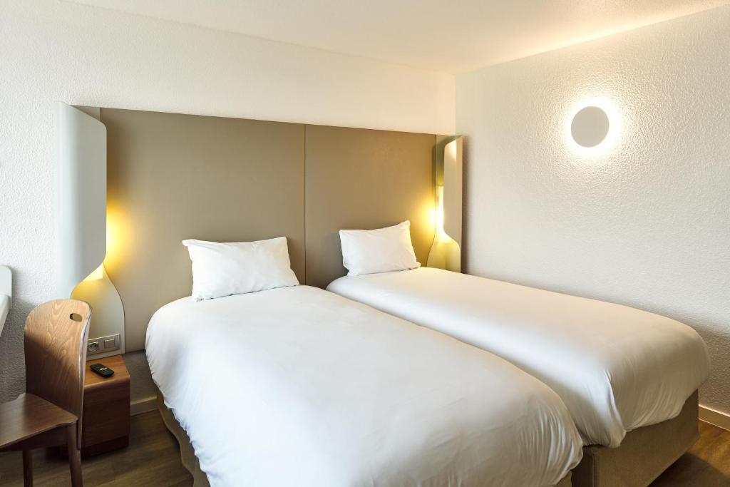 Campanile Villennes-Sur-Seine - Poissy - Hôtel rénové en 2024 - Standard Room - 2 Single Beds