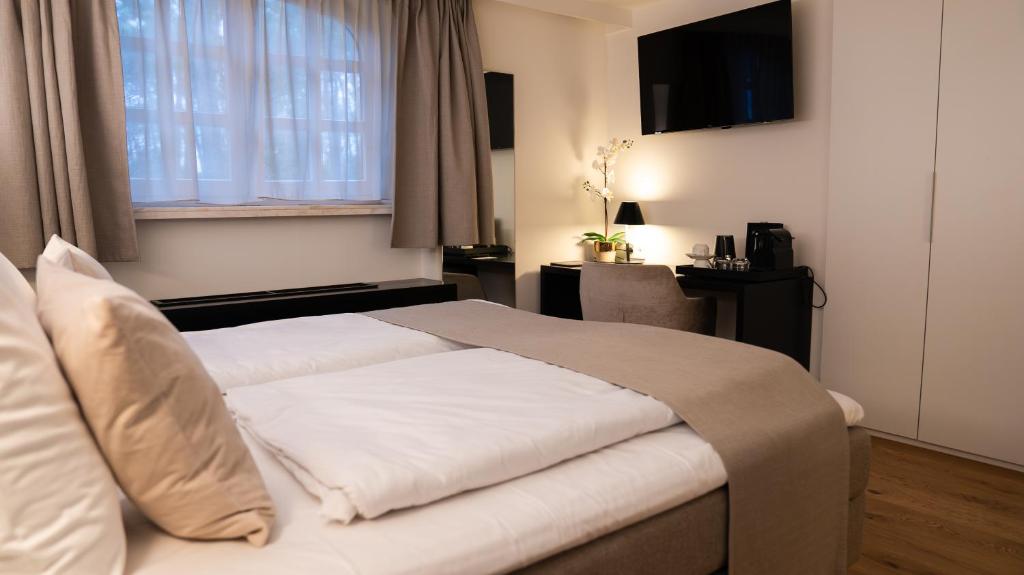 Corsendonk Hooge Heyde - Small Double Room