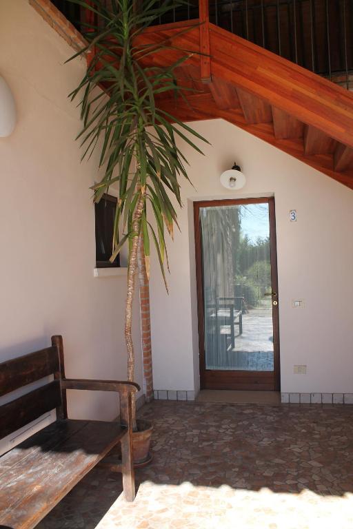 Bazén v ubytování Agriturismo San Bartolomeo nebo v jeho okolí