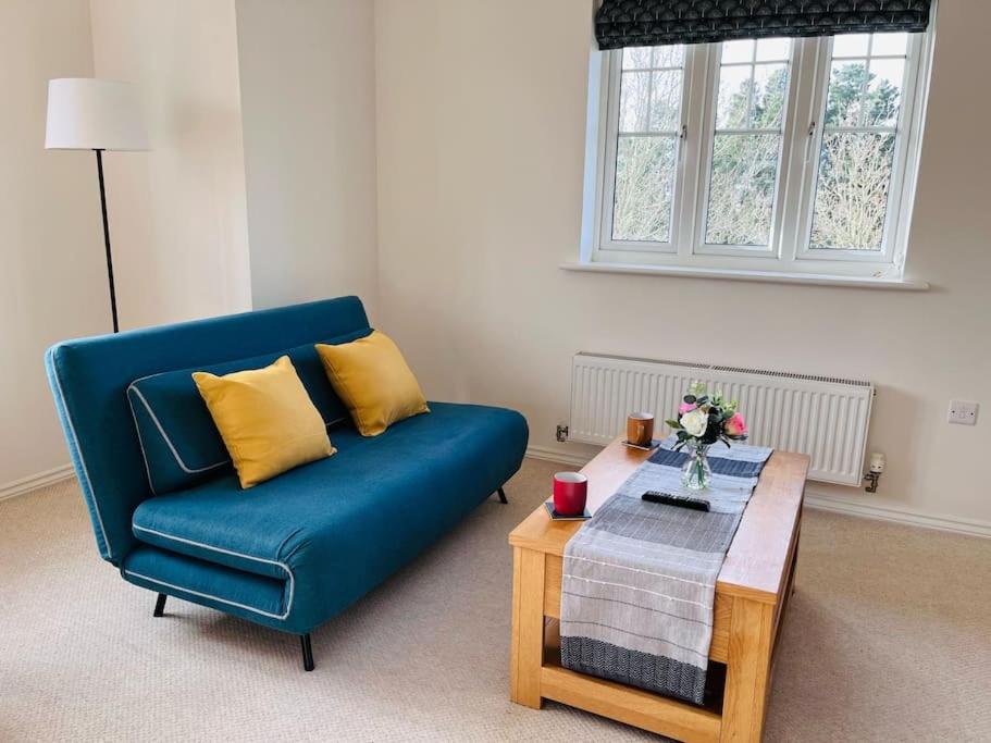 A seating area at Bright flat Chichester