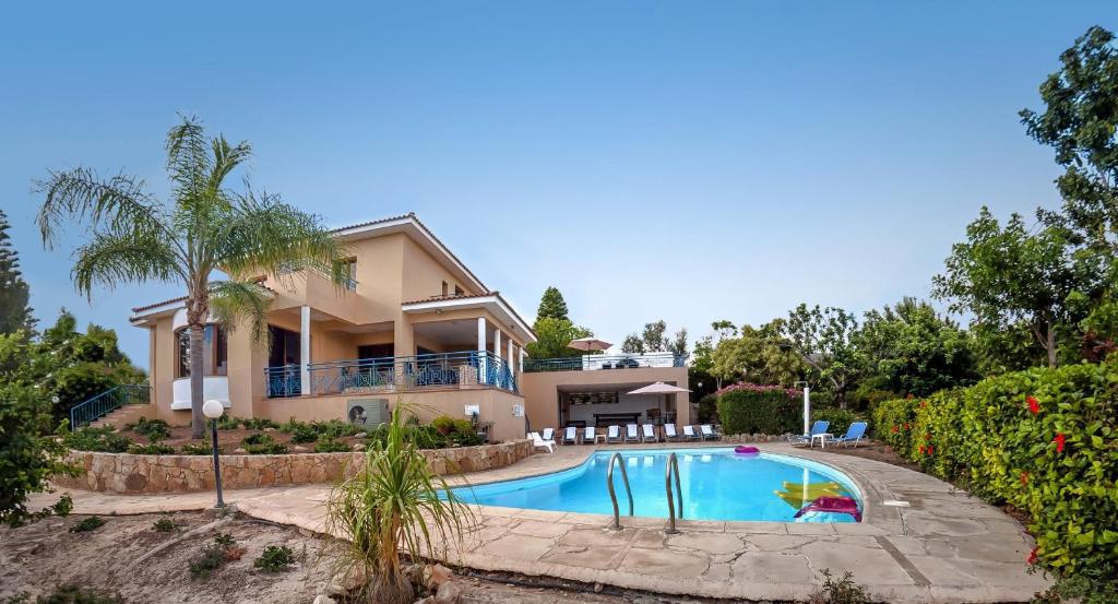 Piscina de la sau aproape de Zeus Sublime Villa 5 bedrms HEATED POOL by Coral Sun Villas,