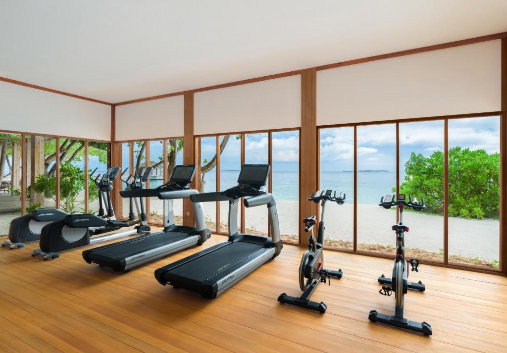 Fitness centrum a/nebo fitness zařízení v ubytování Amilla Maldives