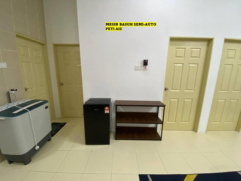 Homestay Cikgu Ahmed Batu Kikir - Casa De Tres Dormitorios