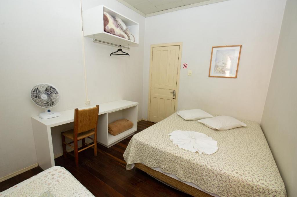 Adoro Hotel - Simple Double Bed Room