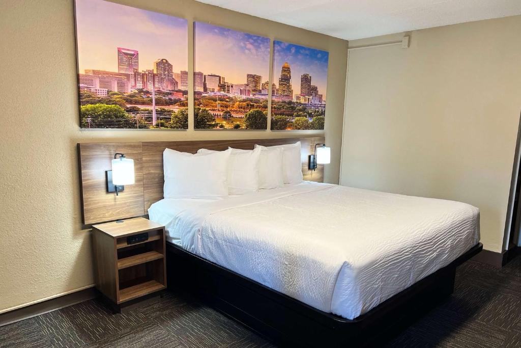 Days Inn by Wyndham Monroe NC - Housity