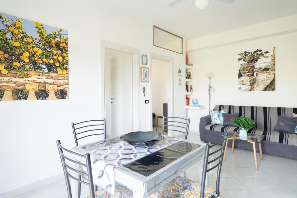 Area soggiorno di !!! 2 MIN DALLA SPIAGGIA !!! - Casa Vacanze Coralli