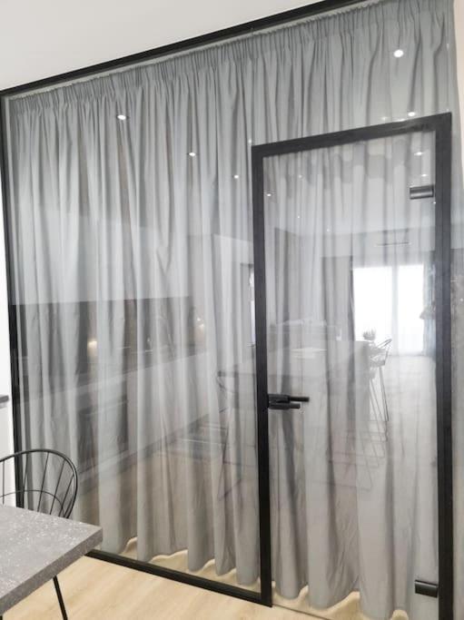 Koupelna v ubytování Dahlia Suite - 5 min drive to Piraeus Port