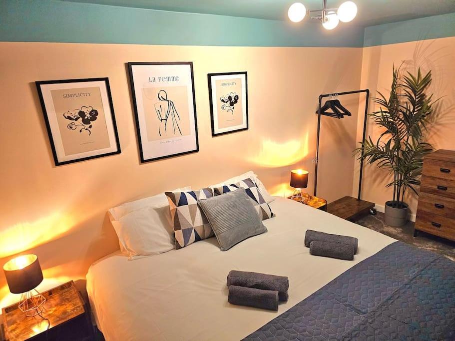 Katil atau katil-katil dalam bilik di Homebird Property - Waltz House