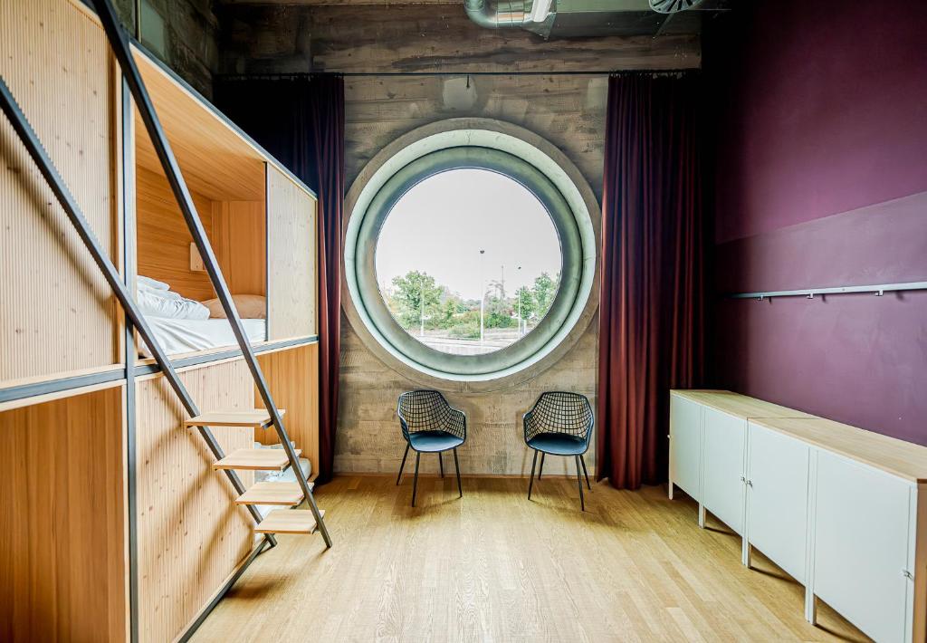 Posezení v ubytování Silo Design & Boutique Hostel Basel