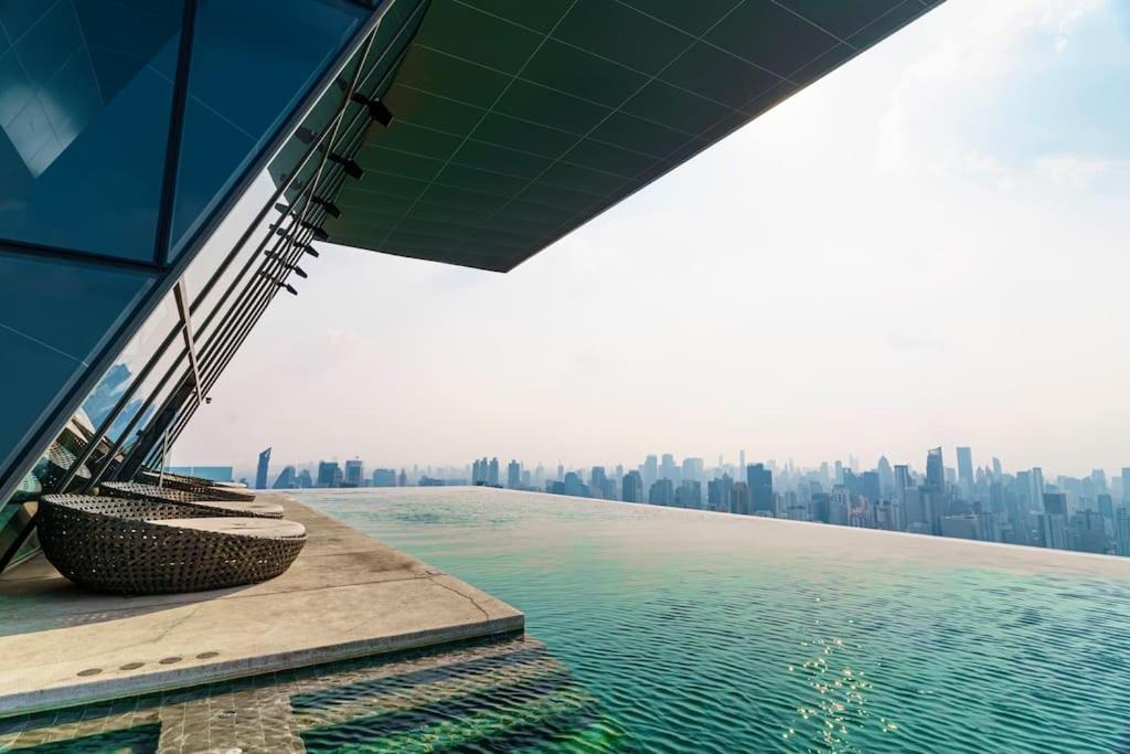 a view of the city from the top at Condo 2 Bedrooms Luxury Condo Checkin 24h Infinity Pool 360 in Bangkok