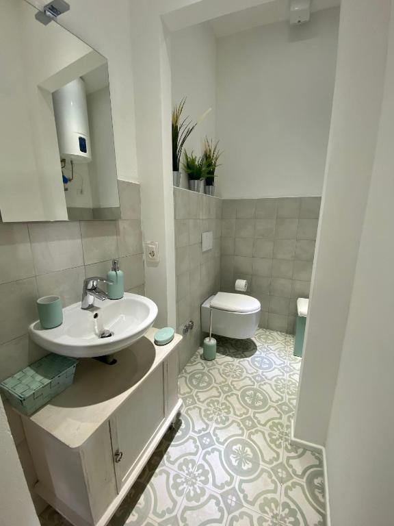 B&B La Rocca - Camera Queen Con Bagno In Comune