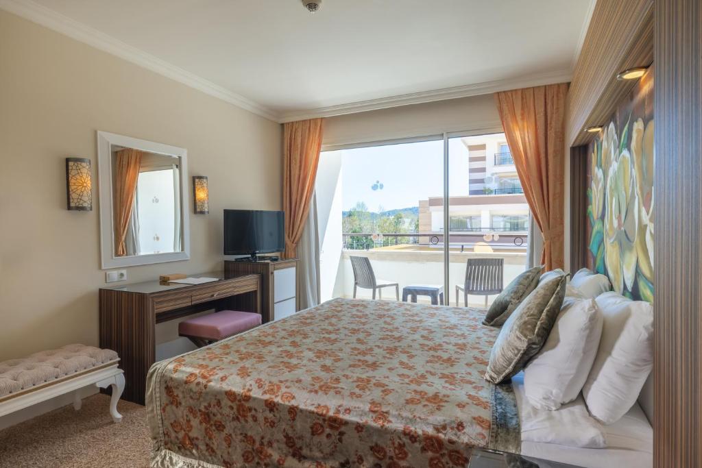 Crystal De Luxe Resort & Spa - All Inclusive - Reina Suite