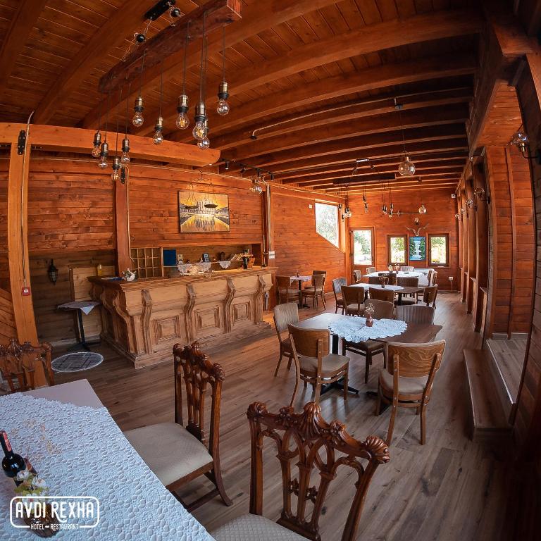 Restaurace v ubytování Hotel Avdi Rexha