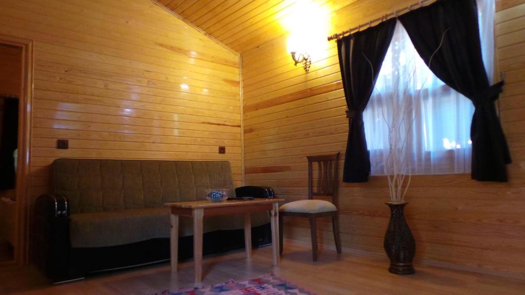 Posezení v ubytování Mercan Bungalow