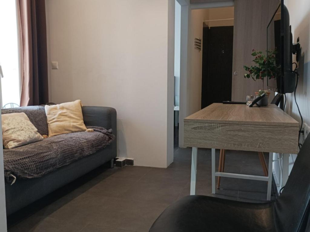 A seating area at Myron Apartments