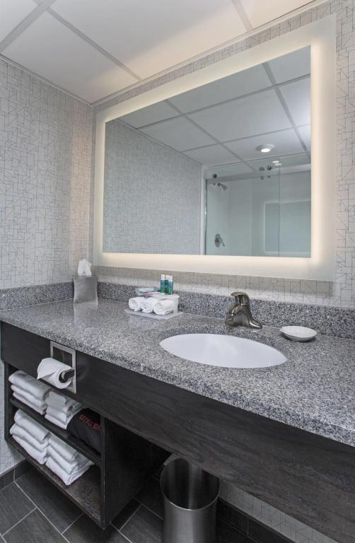 Holiday Inn Express Nags Head Oceanfront by IHG photo