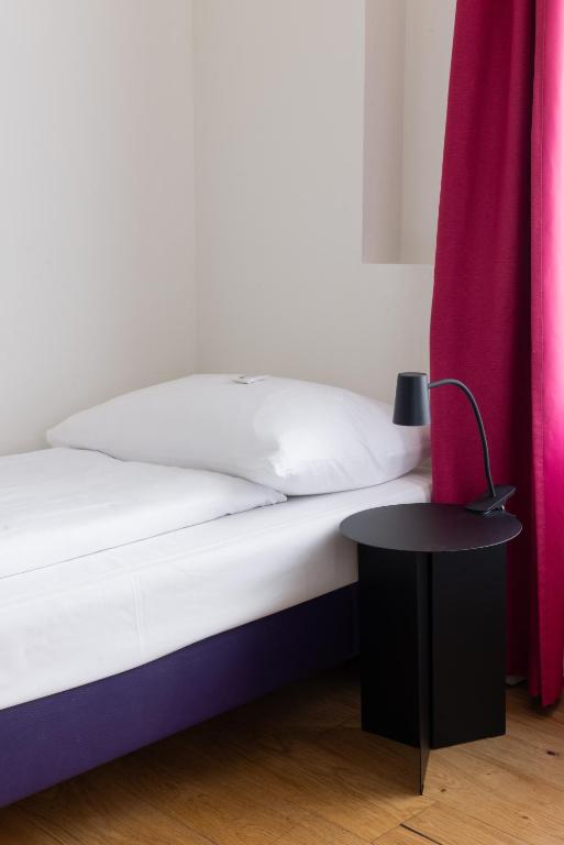 Fred Guest House Hauptbahnhof - Mobile Check-in - Resim 17