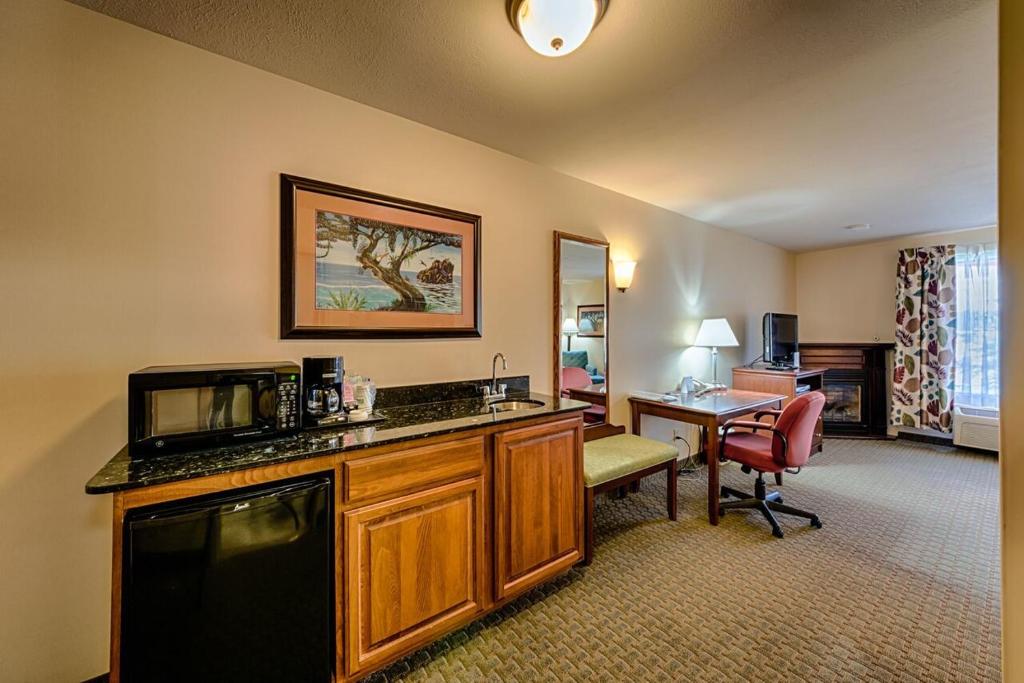Triple Play Resort Hotel & Suites - Room De Deluxe King